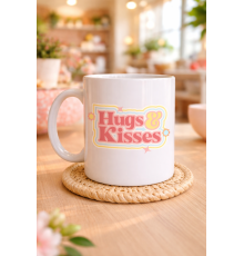 Model 30 – Hugs & Kisses Tasarımlı Porselen Kupa - Sevdiklerine Sıcacık Bir Mesaj