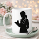 Hemşire Temalı Porselen Kupa MODEL 172– Stetoskoplu Kadın Sağlık Çalışanı Tasarımlı Kahve Kupası – Hemşirelere Özel Hediye Fincanı