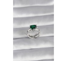 Pirinç Gümüş Renk Yeşil Zirkon Taşlı Tek Taş Model Kadın Yüzük