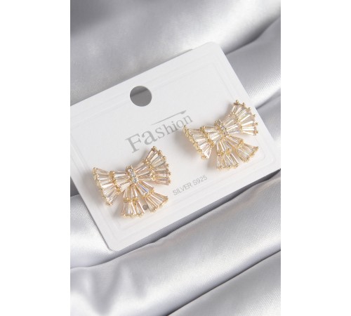 Pirinç Gold Renk Zirkon Taşlı Kurdele Model Kadın Küpe Pirinç Gold Renk Zirkon Taşlı Kurdele Model Kadın Küpe
