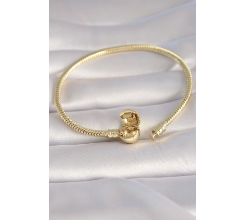 Pirinç Gold Renk İşleme Detay Charm Model Kadın Bileklik