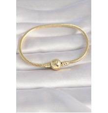 Pirinç Gold Renk İşleme Detay Charm Model Kadın Bileklik