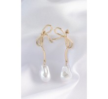 Pirinç Gold Renk Fiyonk Model İnci Taşlı Uzun Küpe