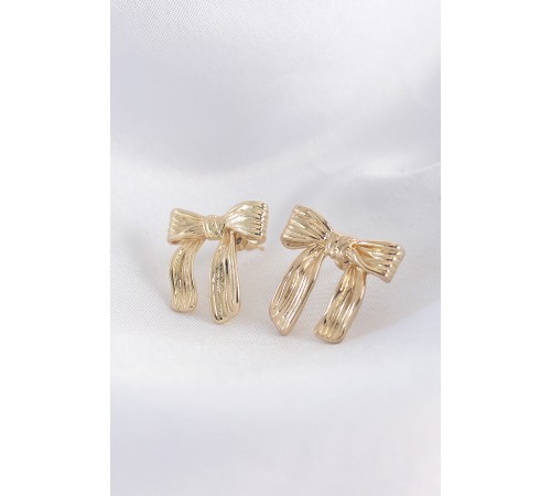 Pirinç Gold Renk Çizgi Detay Fiyonk Küpe Pirinç Gold Renk Çizgi Detay Fiyonk Küpe