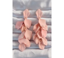 Pirinç Pudra Renk Sallantılı Yaprak Model Küpe