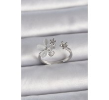 Pirinç Gümüş Renk Ayarlanabilir Zirkon Taşlı Beyaz Mineli Yaprak Model Kadın Yüzük