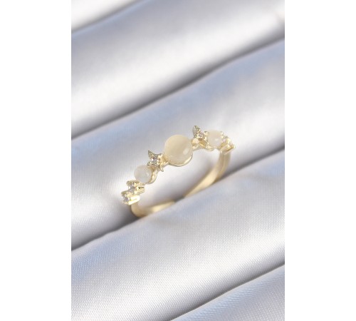 Pirinç Gold Renk Zirkon Taşlı Yıldız Detay Beyaz Mineli Kadın Yüzük Pirinç Gold Renk Zirkon Taşlı Yıldız Detay Beyaz Mineli Kadın Yüzük