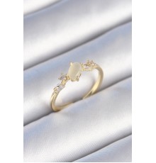 Pirinç Gold Renk Zirkon Taşlı Oval Beyaz Mineli Kadın Yüzük