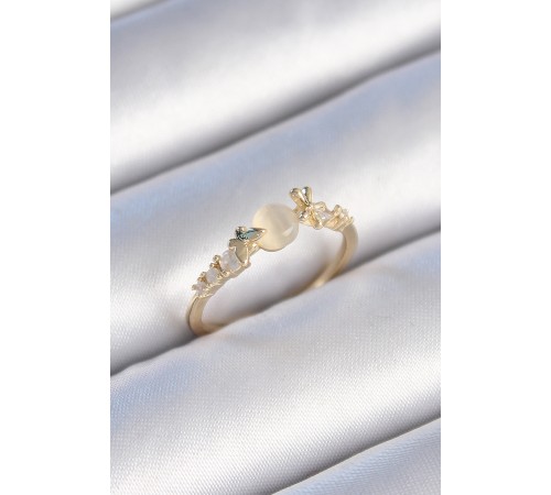 Pirinç Gold Renk Zirkon Taşlı Beyaz Mineli Kelebek Detay Kadın Yüzük Pirinç Gold Renk Zirkon Taşlı Beyaz Mineli Kelebek Detay Kadın Yüzük