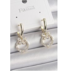Pirinç Gold Renk Zirkon Taşlı Kelebek Figür Sallantı Model Kadın Küpe