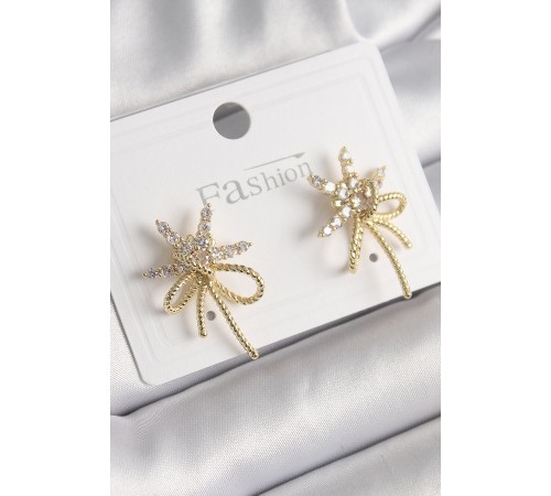 Pirinç Gold Renk Zirkon Taşlı Yıldız Düğüm Model Kadın Küpe Pirinç Gold Renk Zirkon Taşlı Yıldız Düğüm Model Kadın Küpe