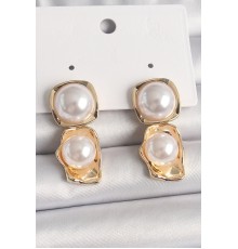 Pirinç Gold Renk İnci Kare Model Kadın Küpe