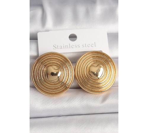 Pirinç Gold Renk Kalp İşlemeli Daire Plaka Model Kadın Küpe Pirinç Gold Renk Kalp İşlemeli Daire Plaka Model Kadın Küpe
