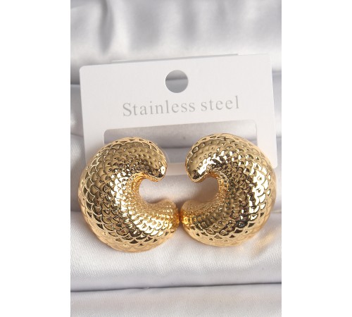 Pirinç Gold Renk Yılan Sırtı İşlemeli Yarım Halka Model Kadın Küpe Pirinç Gold Renk Yılan Sırtı İşlemeli Yarım Halka Model Kadın Küpe