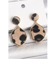 Pirinç Gold Renk Sallantı Leopar Desen Plaka Model Kadın Küpe