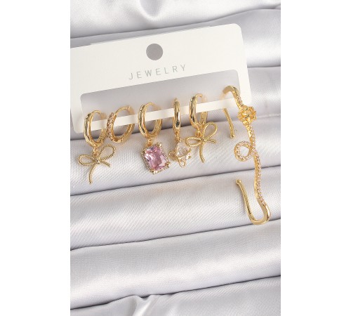 Pirinç Gold Renk Sallantı Kurdele Model Pembe Kare Zirkon Taşlı Kadın Küpe Seti Pirinç Gold Renk Sallantı Kurdele Model Pembe Kare Zirkon Taşlı Kadın Küpe Seti