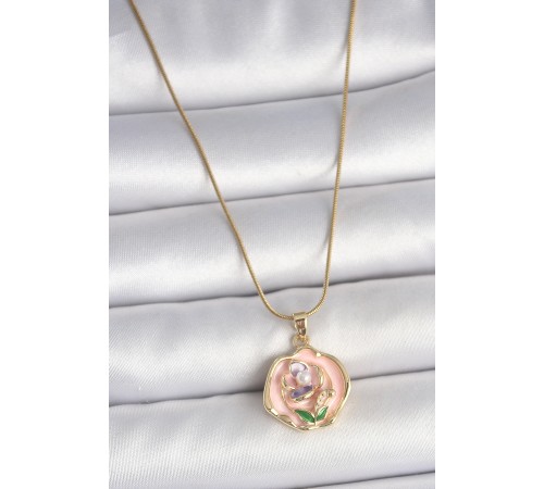 316L Çelik Gold Renk Zincir Pembe Renkli Çiçek İşlemeli İnci Detay Portre Model Kadın Kolye 316L Çelik Gold Renk Zincir Pembe Renkli Çiçek İşlemeli İnci Detay Portre Model Kadın Kolye