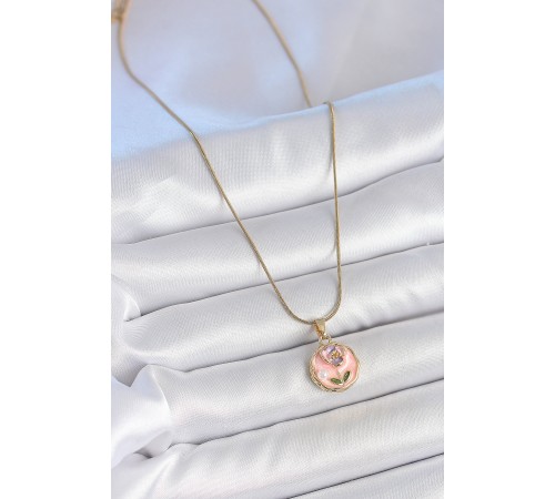 316L Çelik Gold Renk Zincir Pembe Minimal Çiçek İşlemeli İnci Detay Portre Model Kadın Kolye 316L Çelik Gold Renk Zincir Pembe Minimal Çiçek İşlemeli İnci Detay Portre Model Kadın Kolye