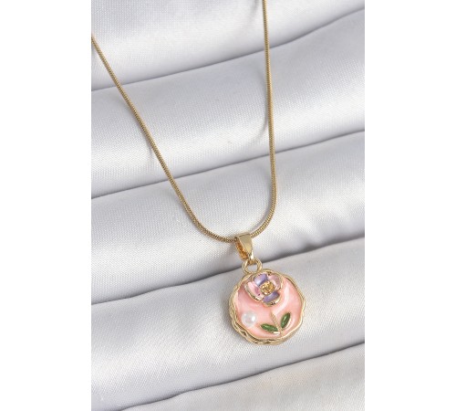 316L Çelik Gold Renk Zincir Pembe Minimal Çiçek İşlemeli İnci Detay Portre Model Kadın Kolye 316L Çelik Gold Renk Zincir Pembe Minimal Çiçek İşlemeli İnci Detay Portre Model Kadın Kolye