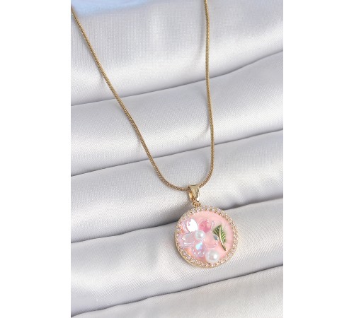 316L Çelik Gold Renk Zincir Zirkon Taşlı Pembe Mineli Çiçek İşlemeli İnci Detay Portre Model Kadın Kolye 316L Çelik Gold Renk Zincir Zirkon Taşlı Pembe Mineli Çiçek İşlemeli İnci Detay Portre Model Kadın Kolye