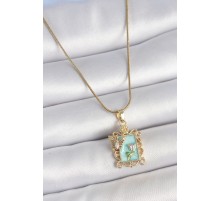 316L Çelik Gold Renk Zincir Mavi Mineli Çiçek İşlemeli Zirkon Taşlı Kelebek Detay Portre Model Kadın Kolye