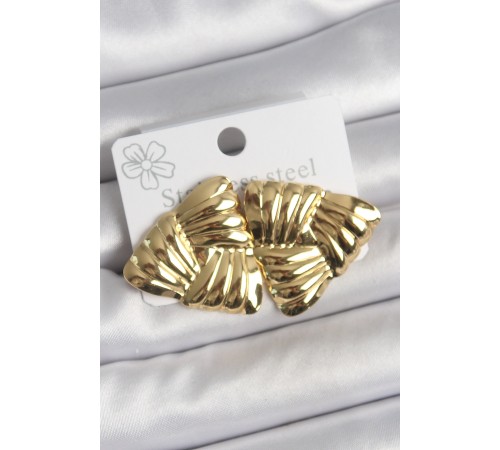 316 Çelik Gold Renk İşlemeli Üçgen Model Kadın Küpe 316 Çelik Gold Renk İşlemeli Üçgen Model Kadın Küpe
