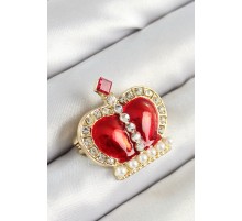 Zirkon Taşlı İnci Detaylı Kırmızı 3D Kraliçe Taç Figürlü Gold Renk Kadın Broş