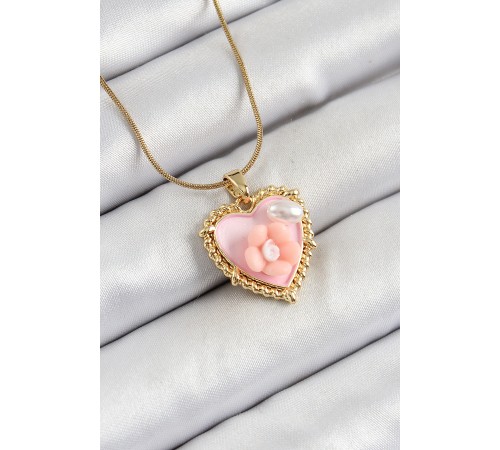 316L Çelik Zincir Pembe Sanatsal Portre İnci Detaylı Papatya Figürlü Kalp Model Gold Renk Kadın Kolye 316L Çelik Zincir Pembe Sanatsal Portre İnci Detaylı Papatya Figürlü Kalp Model Gold Renk Kadın Kolye