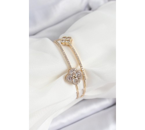 Pirinç Gold Renk Zirkon Taşlı Yonca Model 2'li Kadın Bileklik Pirinç Gold Renk Zirkon Taşlı Yonca Model 2'li Kadın Bileklik