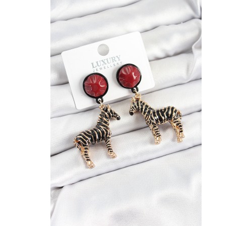 Pirinç Bordo Sallantılı 3D Zebra Model Gold Renk Kadın Küpe Pirinç Bordo Sallantılı 3D Zebra Model Gold Renk Kadın Küpe