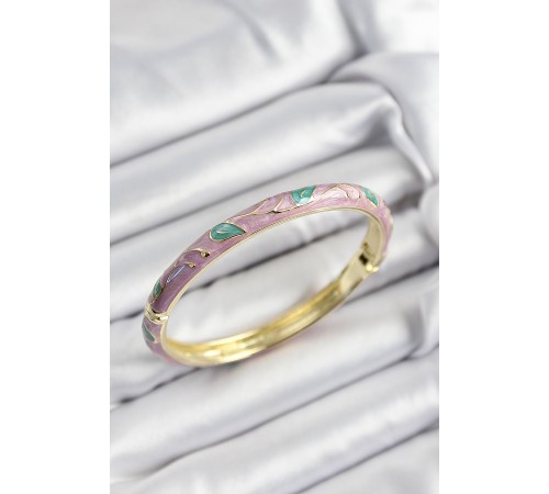 Mineli Pirinç Pembe Ve Yeşil Yaprak Motifli Gold Renk Kadın Kelepçe Mineli Pirinç Pembe Ve Yeşil Yaprak Motifli Gold Renk Kadın Kelepçe