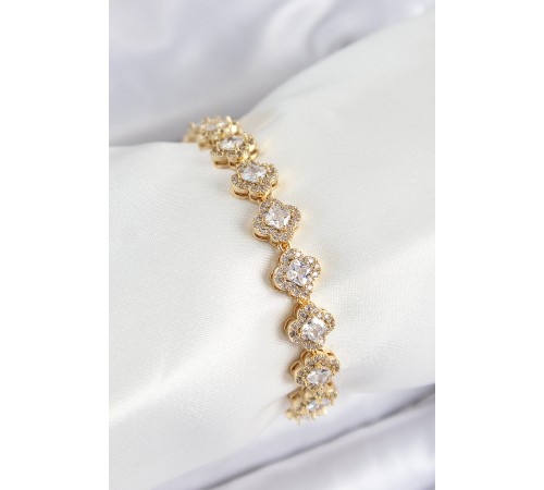 Pirinç Zirkon Taşlı Yonca Baget Model Gold Renk VIP Seri Kadın Bileklik Pirinç Zirkon Taşlı Yonca Baget Model Gold Renk VIP Seri Kadın Bileklik