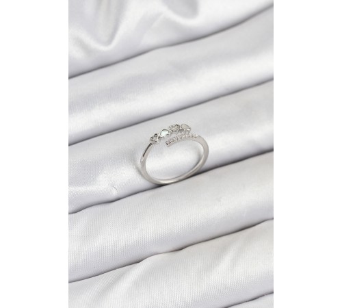 Pirinç Gümüş Renk Kalpli Detaylı Zirkon Taşlı Kadın Yüzük