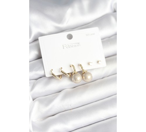 Pirinç Gold Renk İnci Detaylı 925 Gümüş Çivili Kadın Küpe Seti