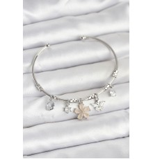 Çiçek ve Kelebek Charmlı Gümüş Renk Pirinç Kadın Bileklik