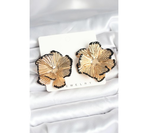 Pirinç Gold Renk Siyah Mine Detaylı Lotus Kadın Küpe