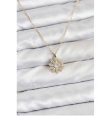 Pirinç Gold Renk Çiçek Model Kadın Kolye