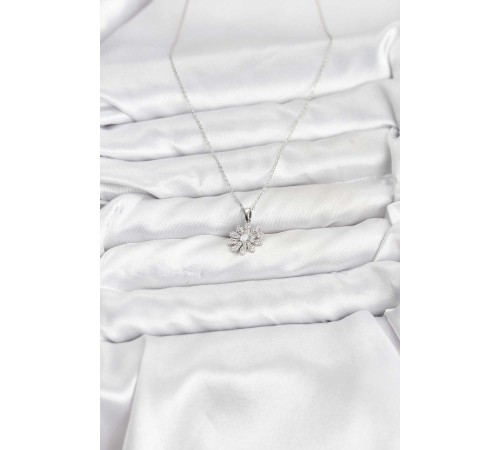 Pirinç Gümüş Renk Çiçek Model Kadın Kolye