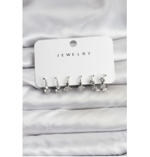 Gümüş Renk Pirinç Yıldız Modelli Kadın Küpe Seti