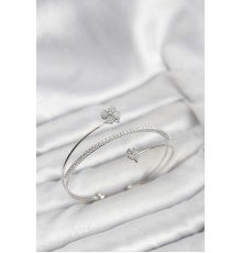 Yonca Çiçek Model Pirinç Gümüş Renk Kadın Bileklik