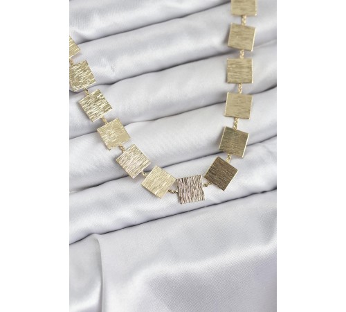 Kare Plaka Model Gold Renk Kadın Kolye