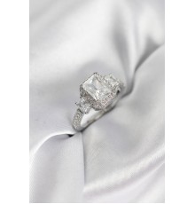 Gümüş Renk Kare Baget Zirkon Taşlı Tek Taş Model Kadın Yüzük