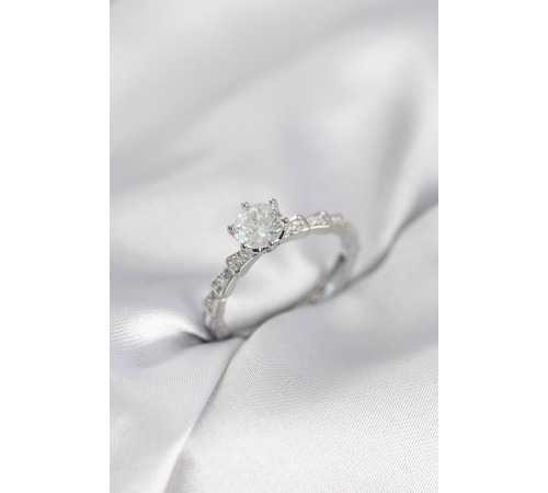 Gümüş Renk Zirkon Taşlı Tek Taş Model Kadın Yüzük