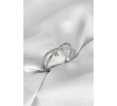 Gümüş Renk Zirkon Taşlı Fiyonk Model Kadın Yüzük