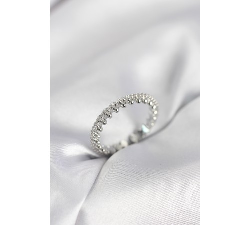 Gümüş Renk Sıralı Zirkon Taşlı Model Kadın Yüzük