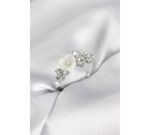 Gümüş Renk Pirinç Çiçek Model Zirkon Taşlı Kadın Yüzük