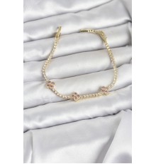 Pembe Yonca Detaylı Zirkon Taşlı Gold Renk Pirinç Su Yolu Kadın Bileklik