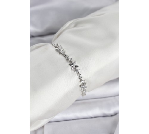 Gümüş Renk Yonca Model Zirkon Taşlı Asansörlü Kadın Bileklik