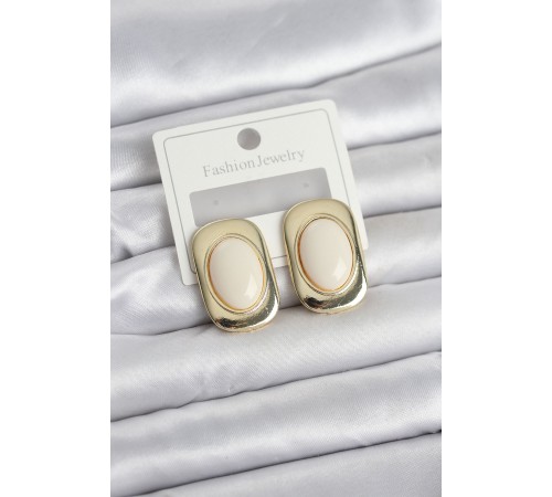 Beyaz Renk Kare Model Vintage Kadın Küpe