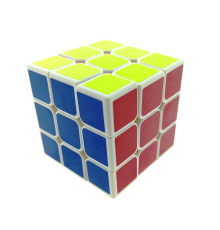Beyaz Zemin Üzeri Renkli Zeka Küpü 3X3X3-6,8 cm 